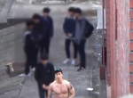 韓國死屁孩躲巷內抽菸《裸身壯男一秒變成訓導主任》瞬間變俗辣w 韓國死屁孩躲巷內抽菸《裸身壯男一秒變成訓導主任》瞬間變俗辣w