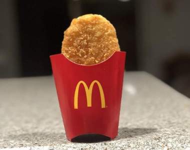 自己也問號的《醉後蠢事》睡醒發現自己幫薯餅拍n張美照是...