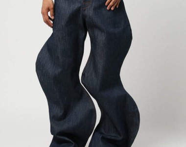 絕非修圖《軟腿牛仔褲》明明雙腿站直直卻完全看不出來的波狀設計