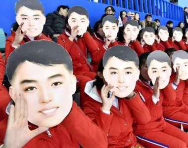 陰錯陽差的巧合《北韓啦啦隊大跳BTS舞蹈?》你們這樣跳恩恩不會生氣嗎╮( ̄▽ ̄)╭