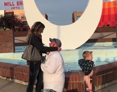 《媽媽被求婚兒子在尿尿》這應該是最怪異的求婚記憶了......