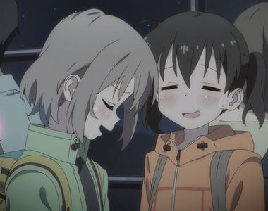 作者專用羞恥PLAY《登山少女痛公車》被自己的畫作包圍好尷尬……