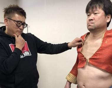 閱覽注意(爆笑)《銀魂2真是性轉篇?》佐藤二朗試穿神樂服裝…
