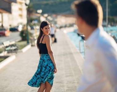 毛骨悚然《一見鍾情事件》在書店苦等50天等不到心儀對象便去控告對方是...