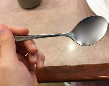 《左撇子才懂的事》面對右撇子當道的世界　請多體貼左撇子一些❤