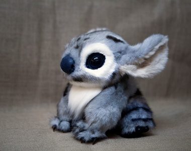 敲可愛《史迪奇絨毛娃娃》逼真的小爪爪好想給牠抓一下