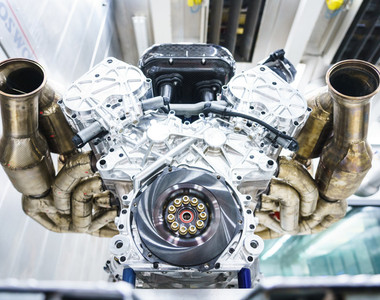 女武神的戰嚎 《Aston Martin Valkyrie》千匹V12心臟預告影片釋出