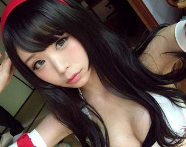 《巫女服泳衣》今年夏天就由妳在海邊製造最佳的反差萌吧