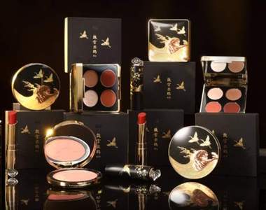 來自紫禁城的胭脂水粉《故宮彩妝》這次宮鬥不爭寵改搶化妝品♥