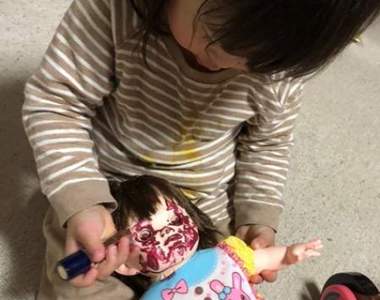 SAN值下降《幼女把娃娃玩成一場悲劇》旁觀正太在恐懼中淚流滿面