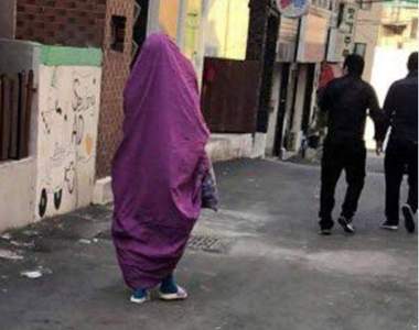 妹妹上網求救尋找《披著紫色棉被的姊姊》失蹤當天的奇異打扮...