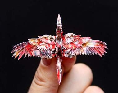 挑戰完直接變摺紙大師《連續摺紙鶴1000天》摺到最後已經出神入化了w