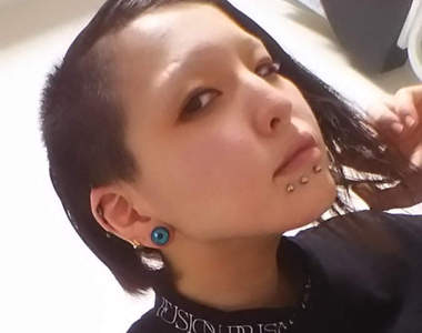 萬年疑問《嘴巴穿洞會漏水嗎》日本DJ親身實測給你看什麼叫做人體噴泉(喂)