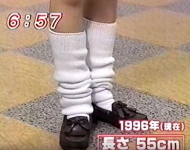 《懷舊泡泡襪》給上班族的襪子意外大流行 20年前的女高中生都在想什麼……