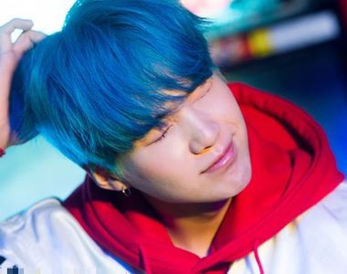 韓國男星開始流行《藍色髮色》咦那怎麼都是男生在染呢?