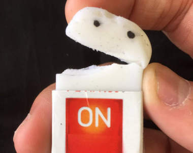 《防止橡皮擦斷掉的小技巧》真想回去告訴小時候的自己...