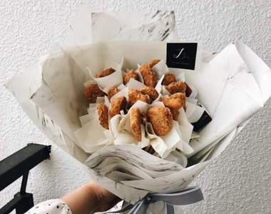 不送鮮花改送《炸雞花束》更實在　能拍美照又能填飽肚子超讚♥