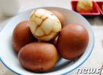 一顆要價1.3萬台幣沒看錯《殿堂級茶葉蛋》限量100顆已銷售一空(´⊙ω⊙`) 一顆要價1.3萬台幣沒看錯《殿堂級茶葉蛋》限量100顆已銷售一空(´⊙ω⊙`)