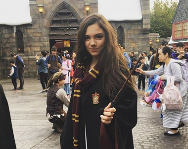 Evgenia Medvedeva《俄羅斯滑冰女神》日本旅遊USJ 身穿霍格華茲校服太可愛啦