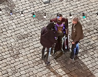 傑克葛倫霍《蜘蛛人:遠離家園》新造型公開 蜘蛛人疑似也有新戰袍了?