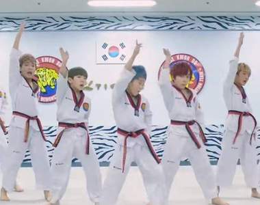 上傳不到3天就有200萬觀看次數《用跆拳道跳舞的小男孩》這孩子長大後不得了阿