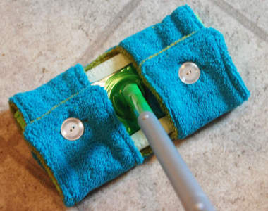 《老舊抹布活用法》剪一剪拿來當拖把用恰恰好