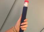 忘了帶筆請小心《巨型鉛筆惡作劇》跟同學借筆結果借到超狂的筆該怎麼辦? 忘了帶筆請小心《巨型鉛筆惡作劇》跟同學借筆結果借到超狂的筆該怎麼辦?
