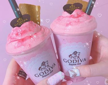 日本期間限定《GODIVA 粉紅奶昔》滿滿的粉紅感讓人少女心都要滿出來啦