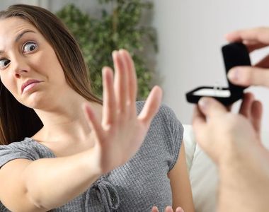 網友問《男友求婚戒指很醜怎麼辦》看完以後真的沉默了