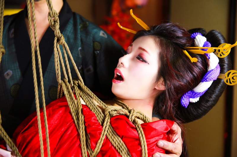 「咲夜由爱」极度诱惑紧缚Play《ツナマヨ》被綑绑的眼神太勾人让人冻咩条 - 图片15 「咲夜由爱」极度诱惑紧缚Play《ツナマヨ》被綑绑的眼神太勾人让人冻咩条