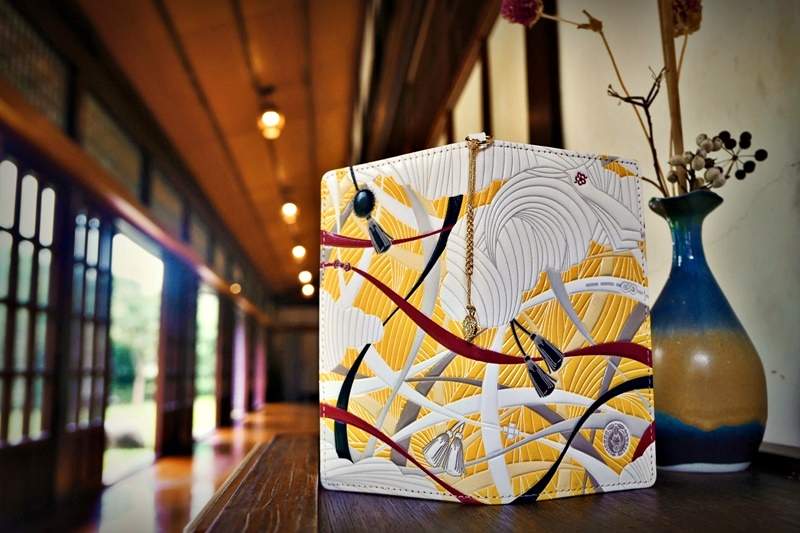 【开箱】职人技术之淬《刀剑乱舞-ONLINE-×浅草文库》友禅染牛皮手机保护套,绝美细腻到让人屏息的精湛手作工艺 - 图片22 【开箱】职人技术之淬《刀剑乱舞-ONLINE-×浅草文库》友禅染牛皮手机保护套,绝美细腻到让人屏息的精湛手作工艺