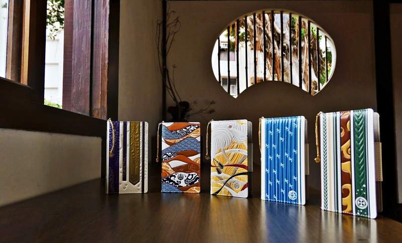 【开箱】职人技术之淬《刀剑乱舞-ONLINE-×浅草文库》友禅染牛皮手机保护套,绝美细腻到让人屏息的精湛手作工艺 - 图片30 【开箱】职人技术之淬《刀剑乱舞-ONLINE-×浅草文库》友禅染牛皮手机保护套,绝美细腻到让人屏息的精湛手作工艺