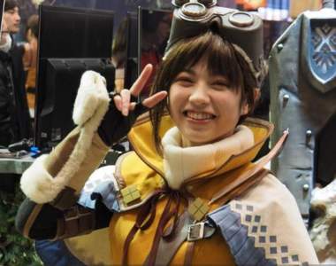 《魔物獵人受付娘》長谷川とわ元氣的笑容讓我至今忘不掉