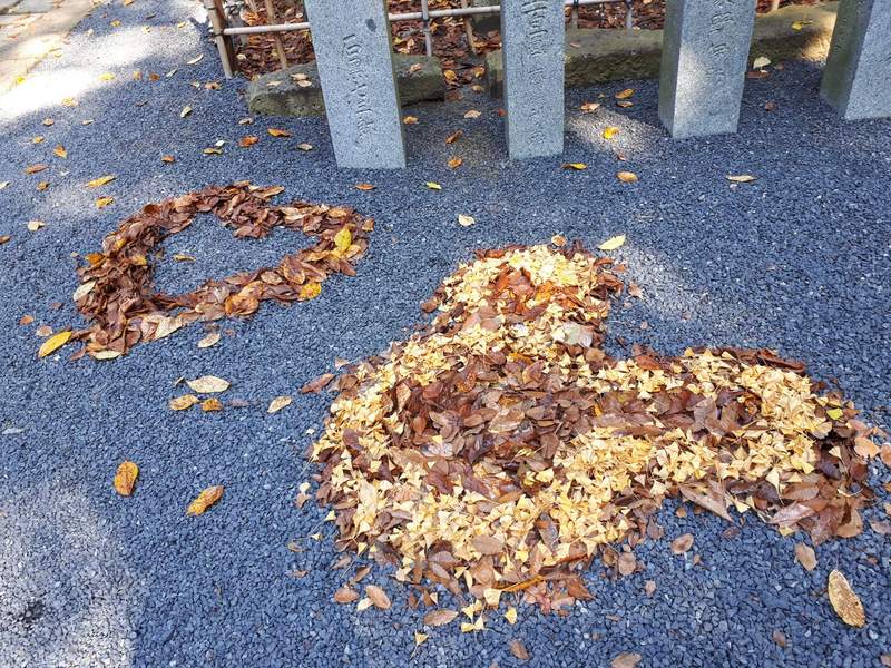 秋天才有的美景《落叶艺术》不起眼的满地落叶里竟隐藏着这些可爱角色 - 图片13 秋天才有的美景《落叶艺术》不起眼的满地落叶里竟隐藏着这些可爱角色