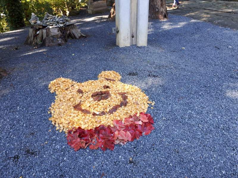 秋天才有的美景《落叶艺术》不起眼的满地落叶里竟隐藏着这些可爱角色 - 图片11 秋天才有的美景《落叶艺术》不起眼的满地落叶里竟隐藏着这些可爱角色