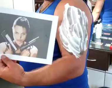 想刺《古墓奇兵蘿拉》刺青 理想跟現實果然有差距的...