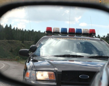 《謀殺戲劇導演被臨檢》所有凶器還沾著血都在椅子上......