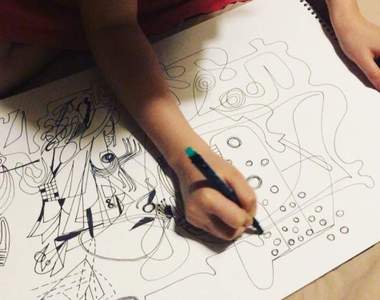 五歲能抬頭《年僅13歲的天才小畫家》沒特別練就能有這種境界，該不會是畢卡索轉世吧！？