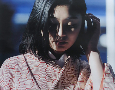 《得獎和服海報炎上》穿和服可以被高薪男搭訕、生下混血兒？物化女性廣告詞被罵翻了……