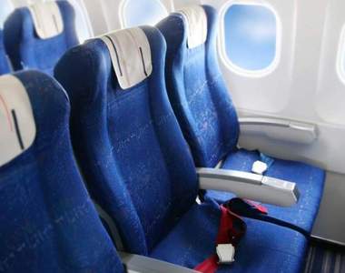 原來還能這樣選座位《飛機座位挑選方式》長短程航班的挑選法原來不同?