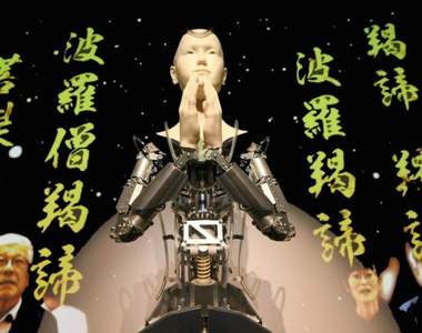 京都高台寺《機器人觀音》不只外型,聽它誦經也有說不出的違和感...