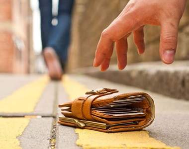 沒有拾金不昧卻讓失主接受的《遺失物賞金》拾獲者詢問可否刷卡買東西結果...