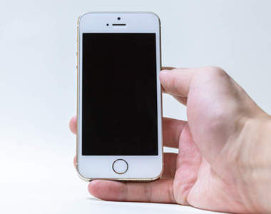 手指虎創意商品系列《手機小指架》網友創意獨具的發明讓你不累不酸更不會變形