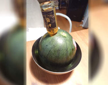 看起來像被肛的《酒精西瓜》要花上四天才能完成的好吃新滋味