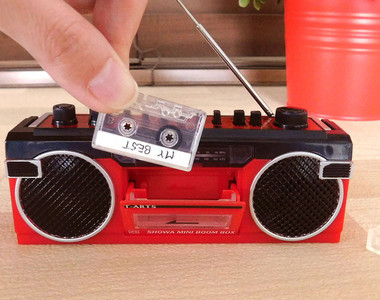 老人玩具?《昭和時期迷你家電玩具》收音機居然真的可以錄音