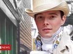 《總是穿著古裝的男人》嚮往英國古典紳士嗎?現在街上還找得到喔w 《總是穿著古裝的男人》嚮往英國古典紳士嗎?現在街上還找得到喔w