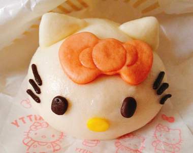 日本LAWSON《凱蒂貓包子》待在蒸籠裡的HelloKitty敲可愛❤