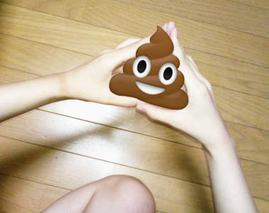 妹妹想出的《大便手勢》為什麼我沒事要為了用雙手比出一坨大便而努力...