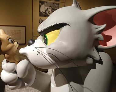 做「湯姆貓模型」那位推主作品受邀《湯姆貓與傑利鼠展》還被放大展出啦