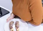 【有片】乳tuber《教你做菜的爆胸料理頻道》看這類型的影片往往都很難專心看XD 【有片】乳tuber《教你做菜的爆胸料理頻道》看這類型的影片往往都很難專心看XD